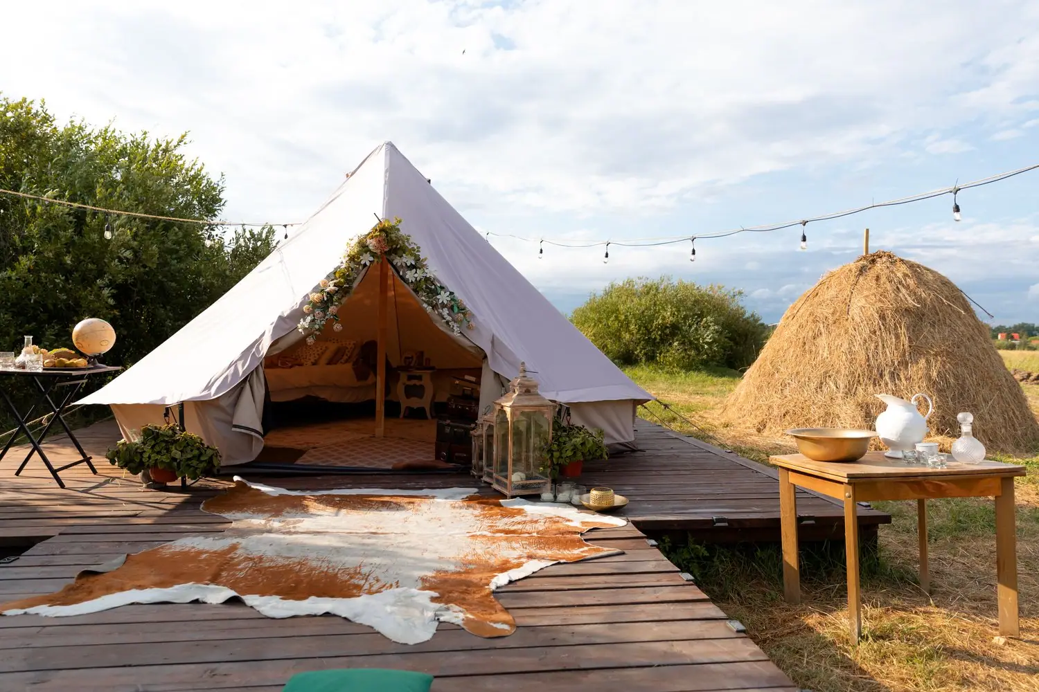 Glamping w Polsce: Luksusowe kampingi z charakterem