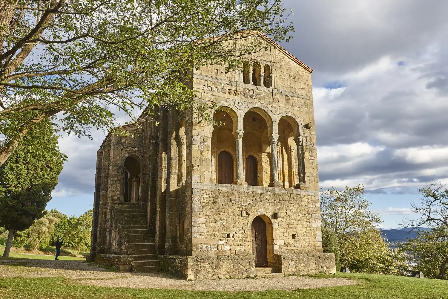 Szlak romański w Polsce: Najstarsze zabytki architektury